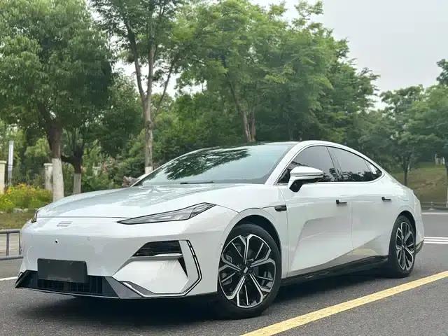 Galaxy E8 2025 Model 700km Long-Range Intelligent Driving Edition