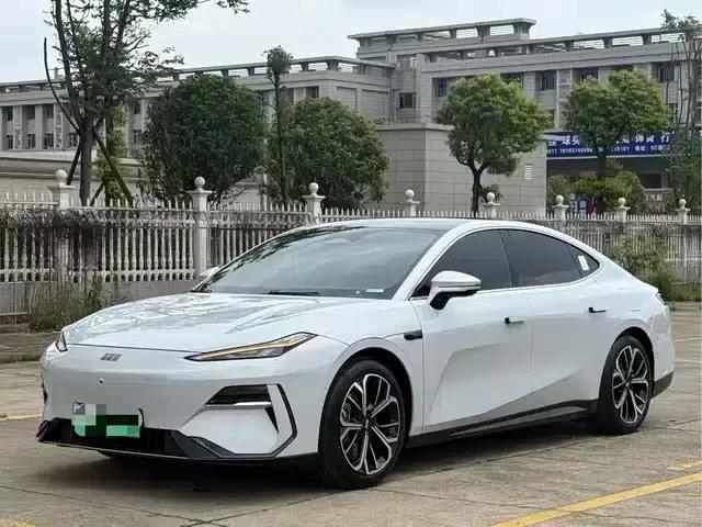 Galaxy E8 2025 Model 700km Long-Range Intelligent Driving Edition