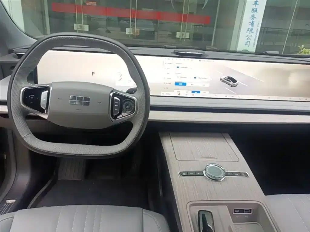 Galaxy E8 2024 Model 550km Rear-Wheel Drive PRO — миниатюра 10