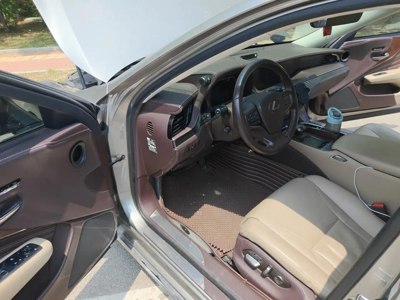 Lexus LS 2018 500h Premier Edition China V Standard — миниатюра 17