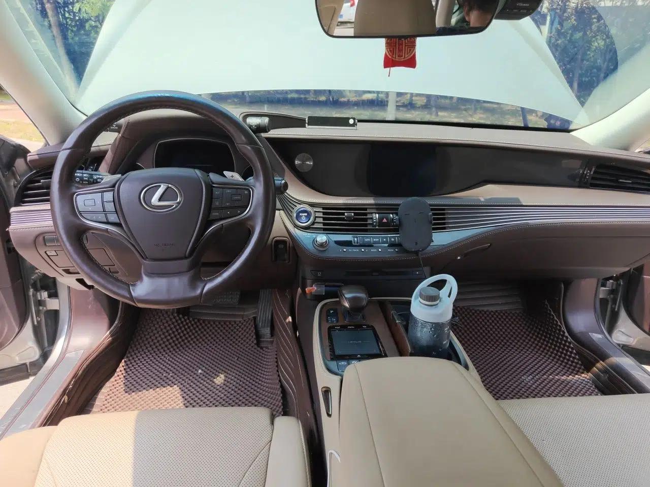 Lexus LS 2018 500h Premier Edition China V Standard — миниатюра 10