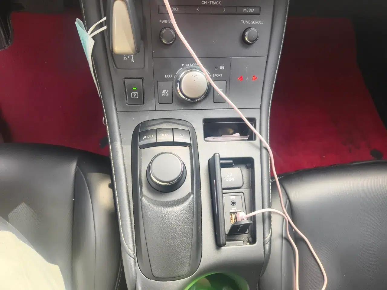 Lexus CT 2017 CT200h Comfort Edition Monochrome China V Standard — миниатюра 11