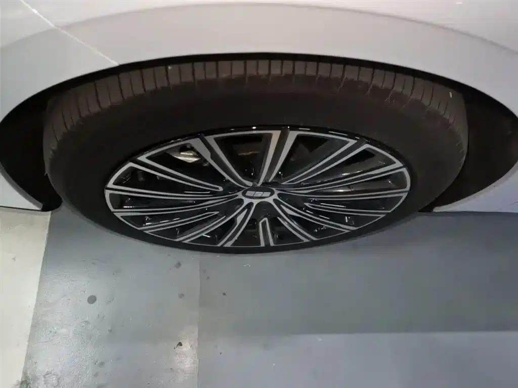 Galaxy Star 8 2025 Model 130km EM-i Flagship Edition — миниатюра 23
