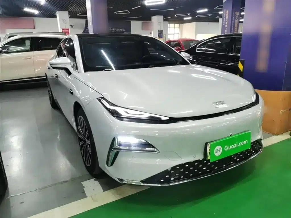 Galaxy Star 8 2025 Model 130km EM-i Flagship Edition — миниатюра 4
