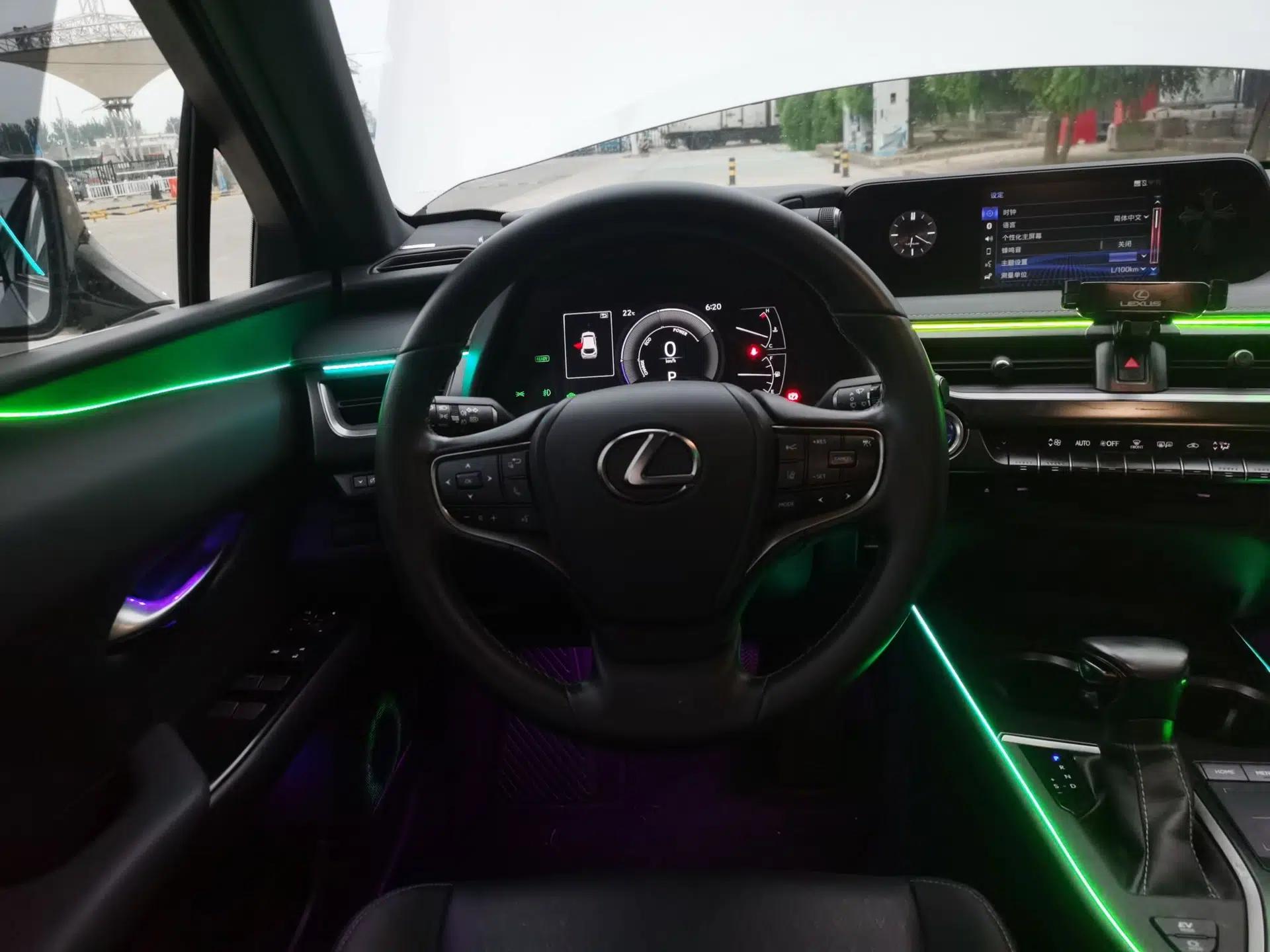 Lexus UX 2020 260h Explore & Adventure Edition — миниатюра 11