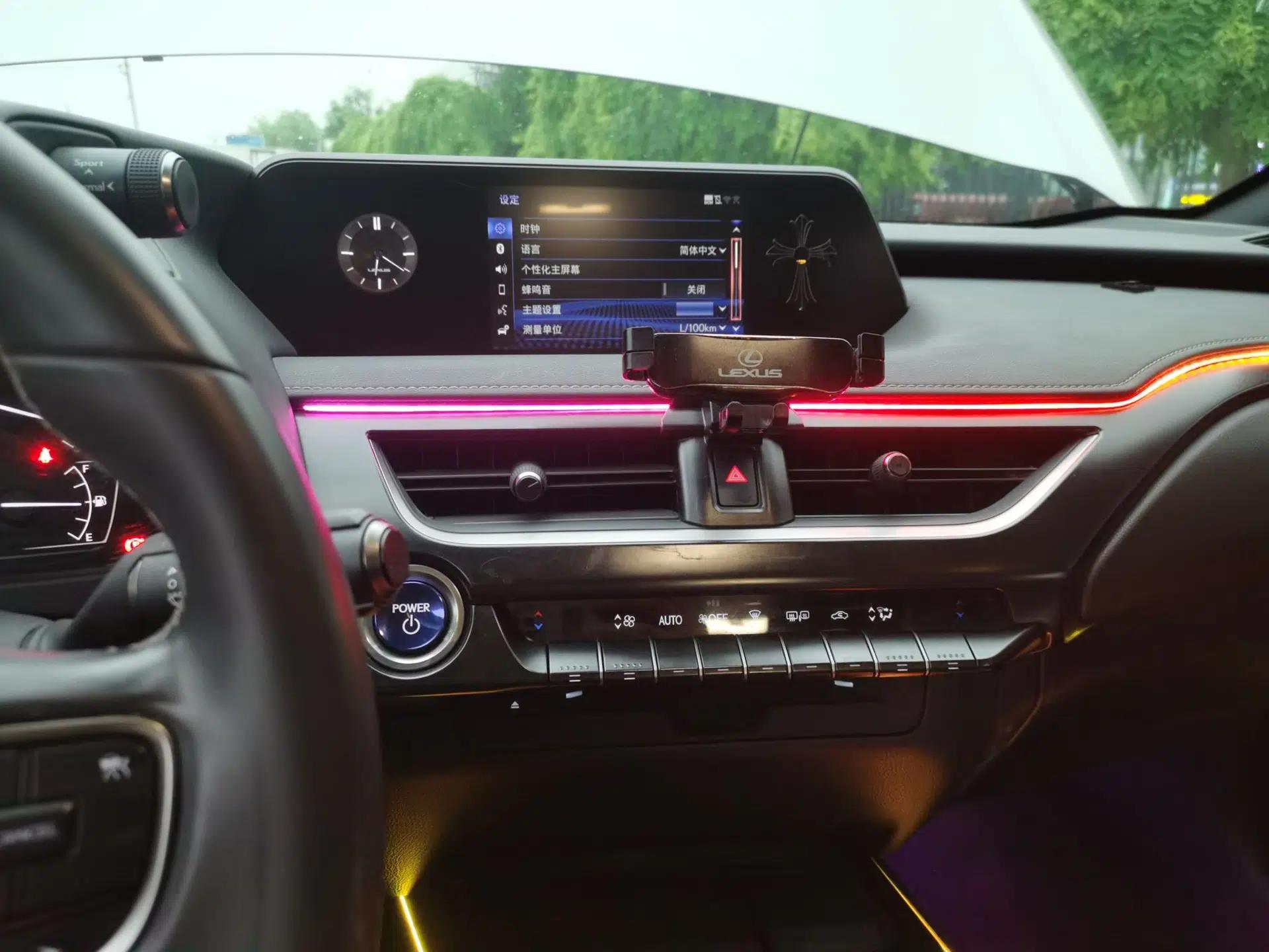 Lexus UX 2020 260h Explore & Adventure Edition — миниатюра 14