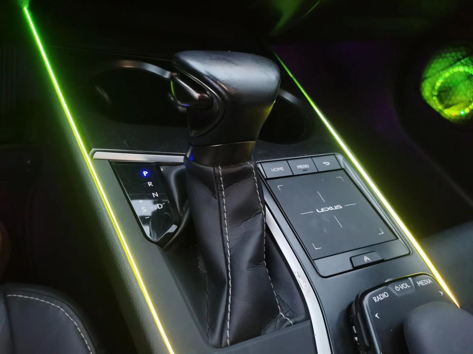 Lexus UX 2020 260h Explore & Adventure Edition — миниатюра 15
