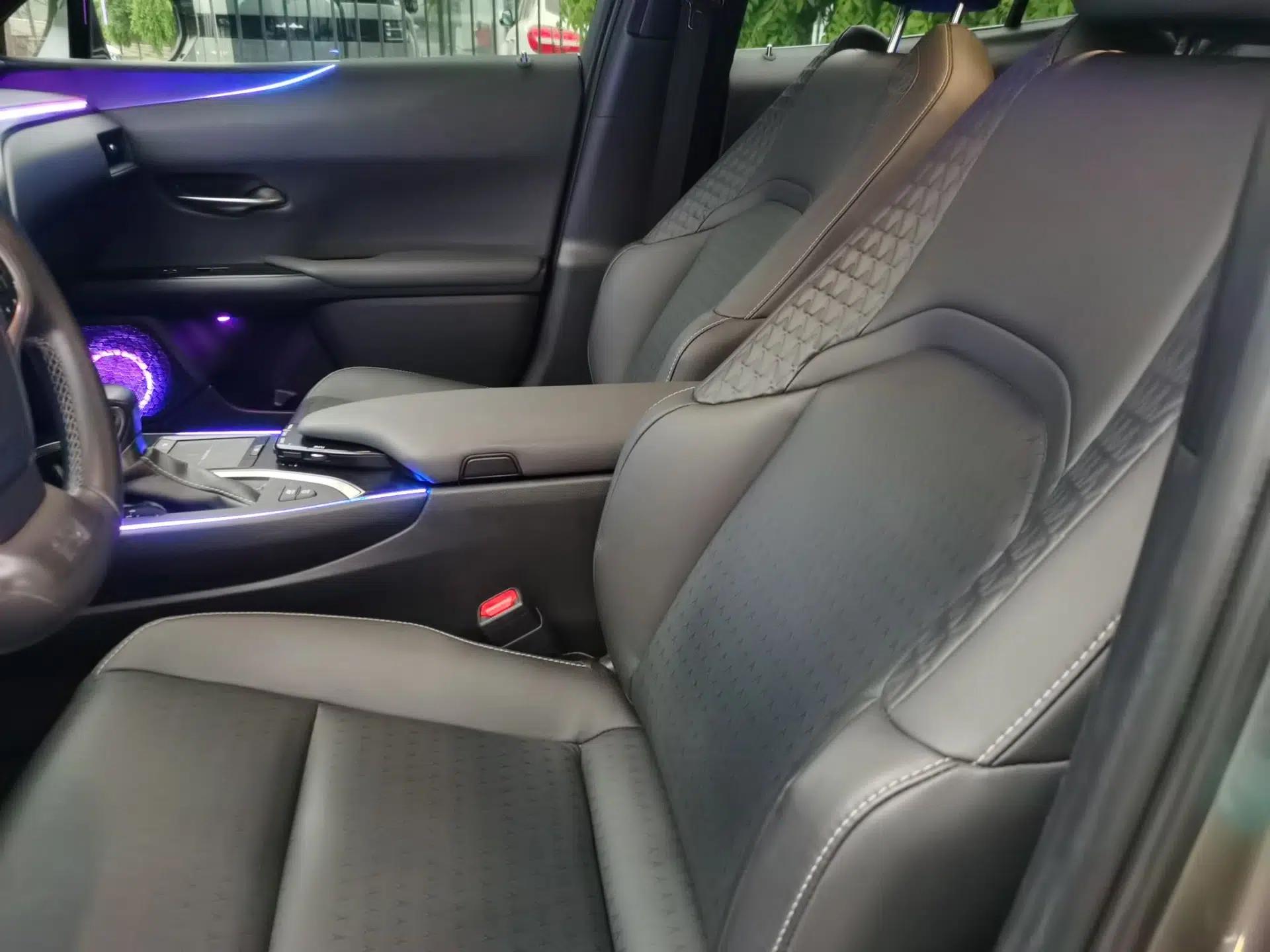 Lexus UX 2020 260h Explore & Adventure Edition — миниатюра 16