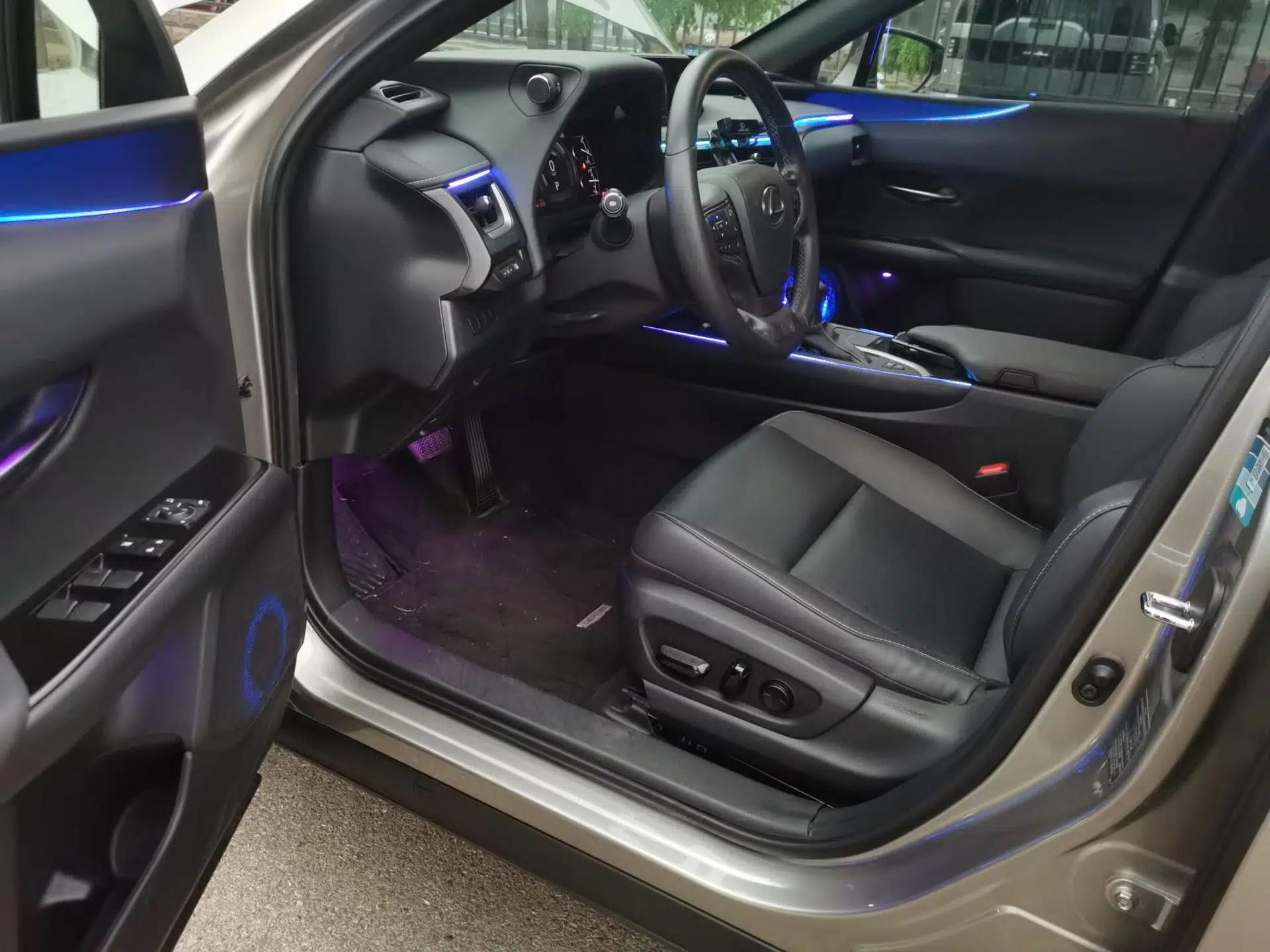 Lexus UX 2020 260h Explore & Adventure Edition — миниатюра 17