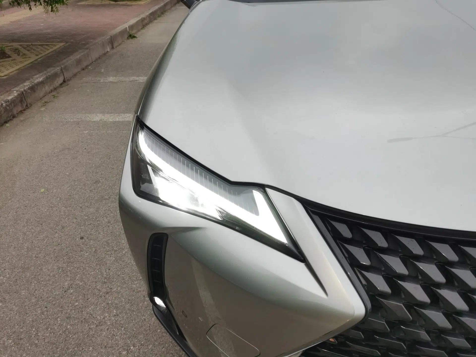 Lexus UX 2020 260h Explore & Adventure Edition — миниатюра 7