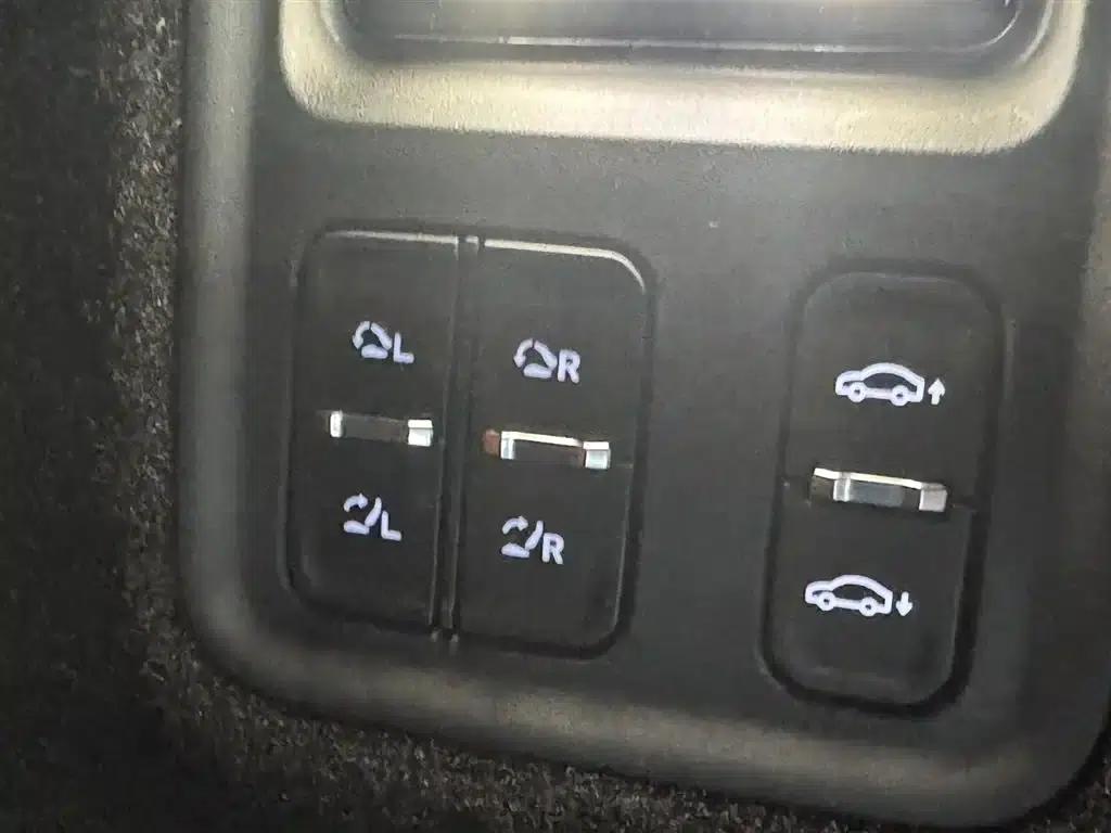 Galaxy M9 2025 210km/h AWD Navigator Edition — миниатюра 13