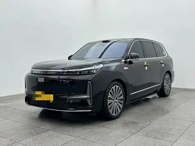 Galaxy M9 2025 210km/h AWD Navigator Edition