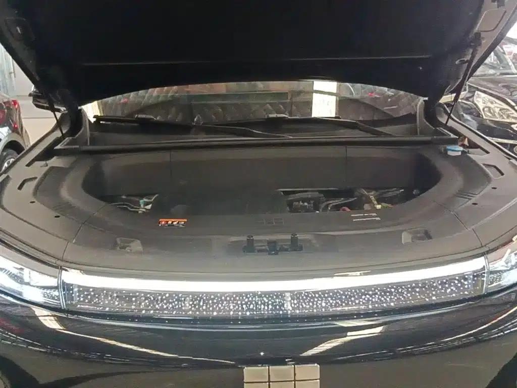 Galaxy M9 2025 210km/h AWD Navigator Edition — миниатюра 16