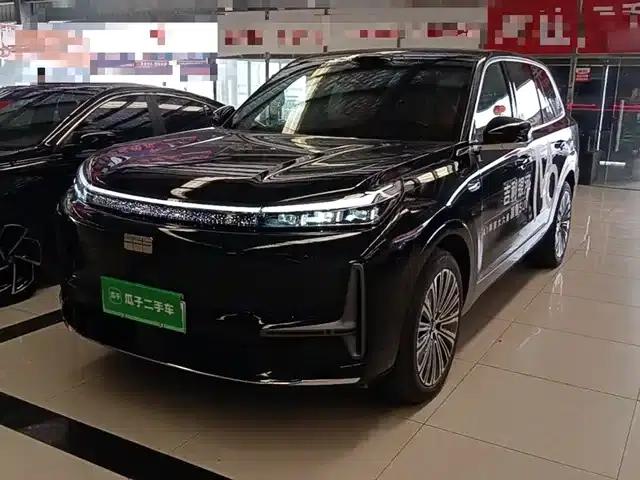 Galaxy M9 2025 210km/h AWD Navigator Edition