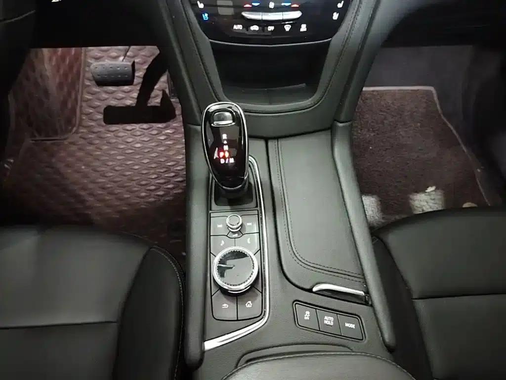 Cadillac XT6 2022 2.0T Six-Seat AWD Luxury — миниатюра 14