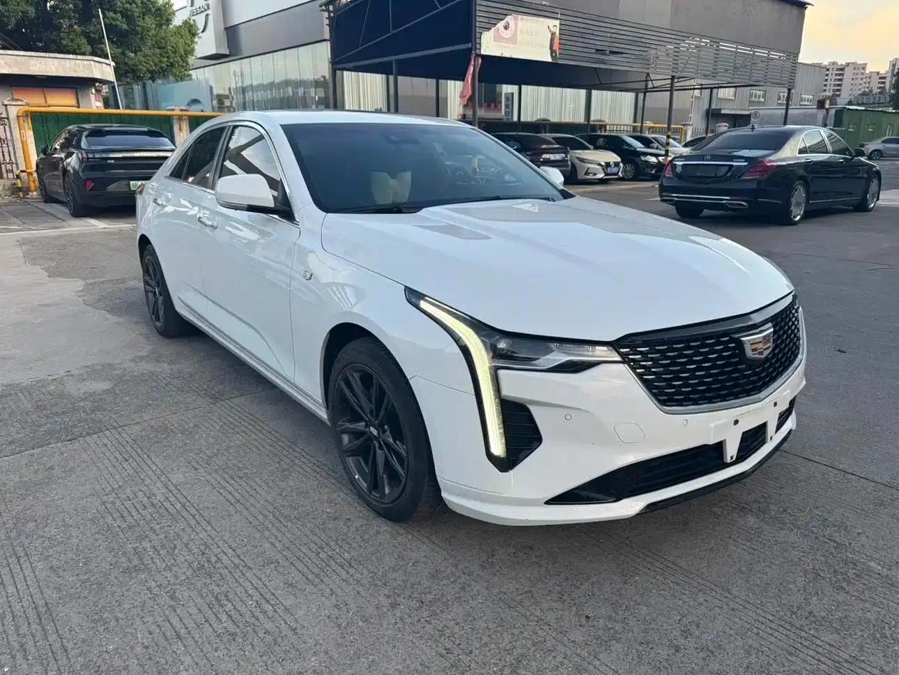2022 Cadillac CT4 28T Luxury — миниатюра 3