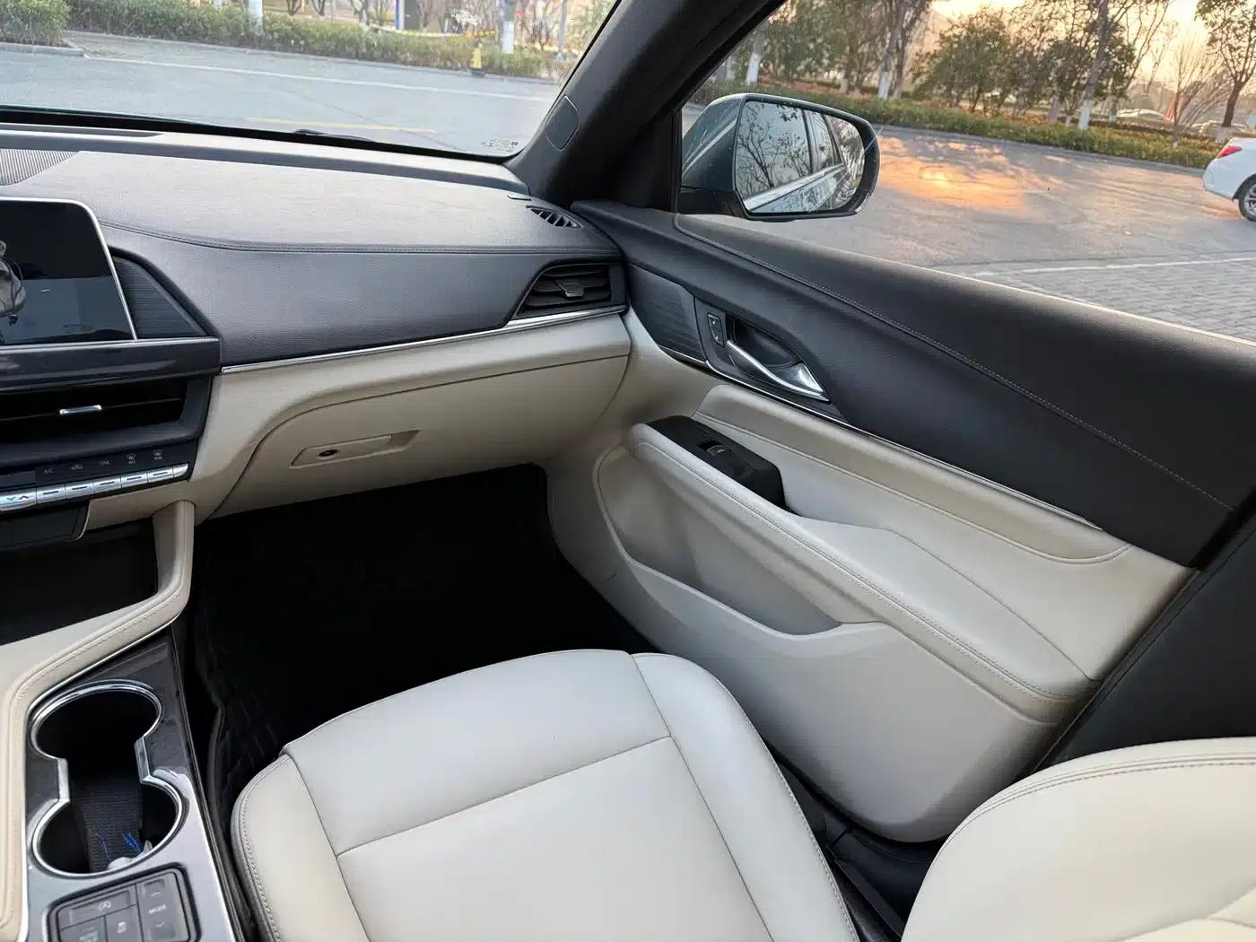 2023 Cadillac CT4 25T Luxury — миниатюра 11