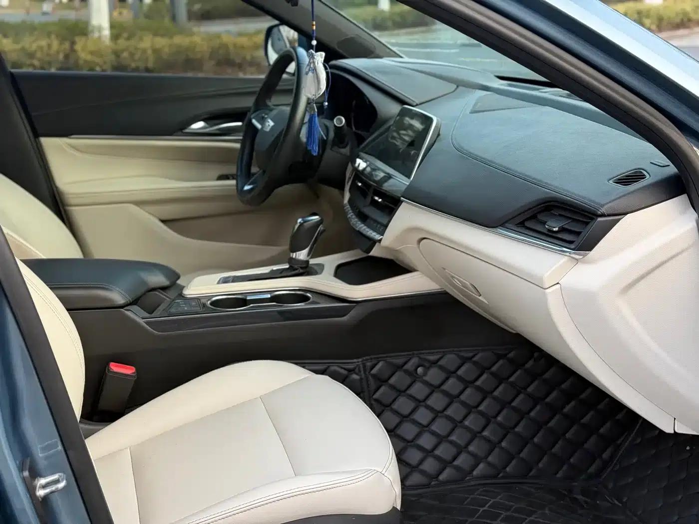 2023 Cadillac CT4 25T Luxury — миниатюра 13
