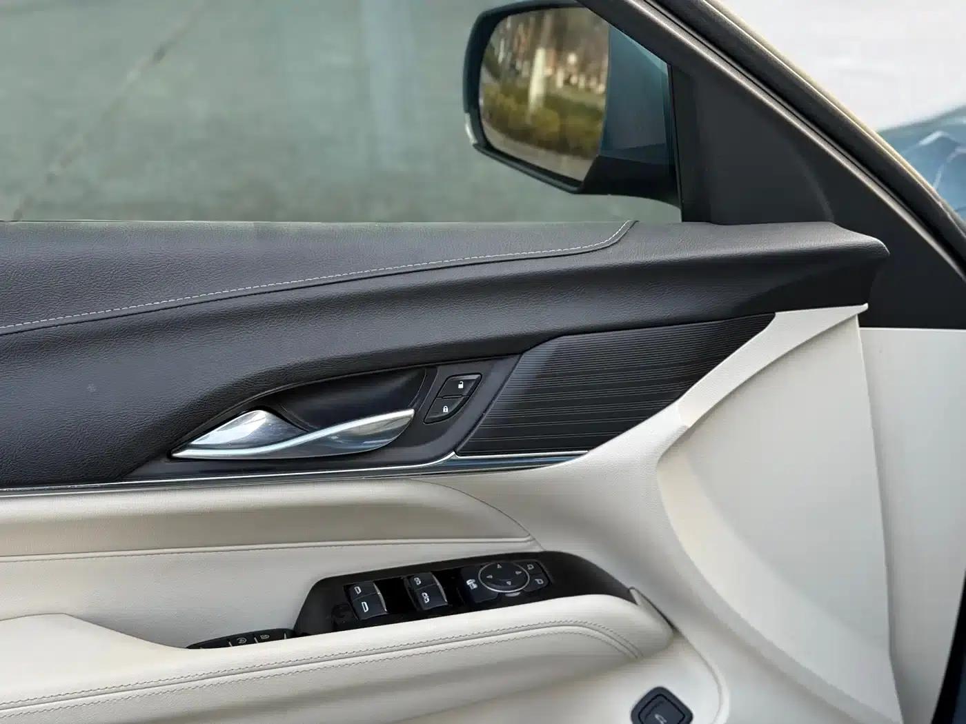 2023 Cadillac CT4 25T Luxury — миниатюра 4