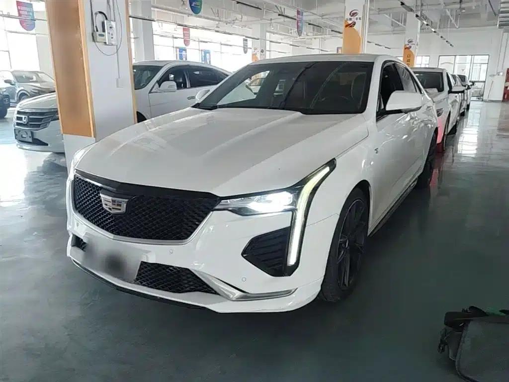 2022 Cadillac CT4 28T Premium — миниатюра 2