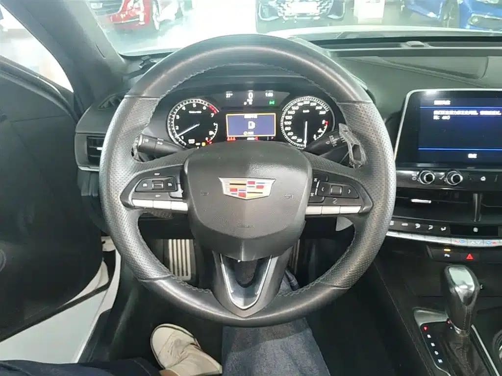 2022 Cadillac CT4 28T Premium — миниатюра 11