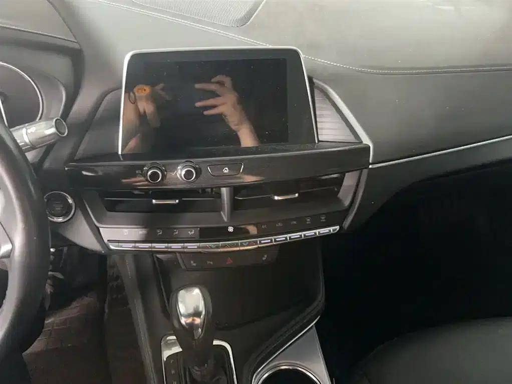 2022 Cadillac CT4 28T Luxury — миниатюра 2
