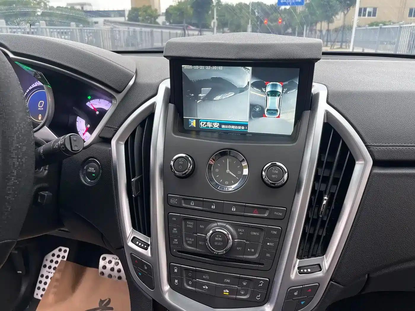 2012 Cadillac SRX 3.0L Luxury — миниатюра 10