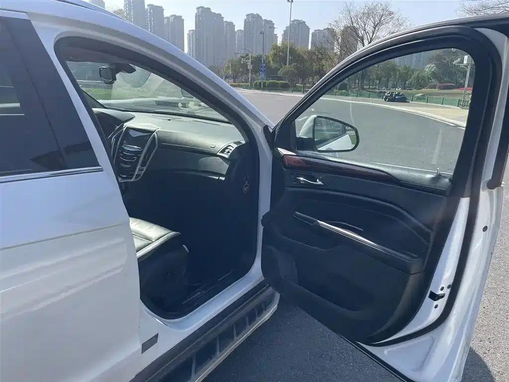 2013 Cadillac SRX 3.0L Premium Edition — миниатюра 17