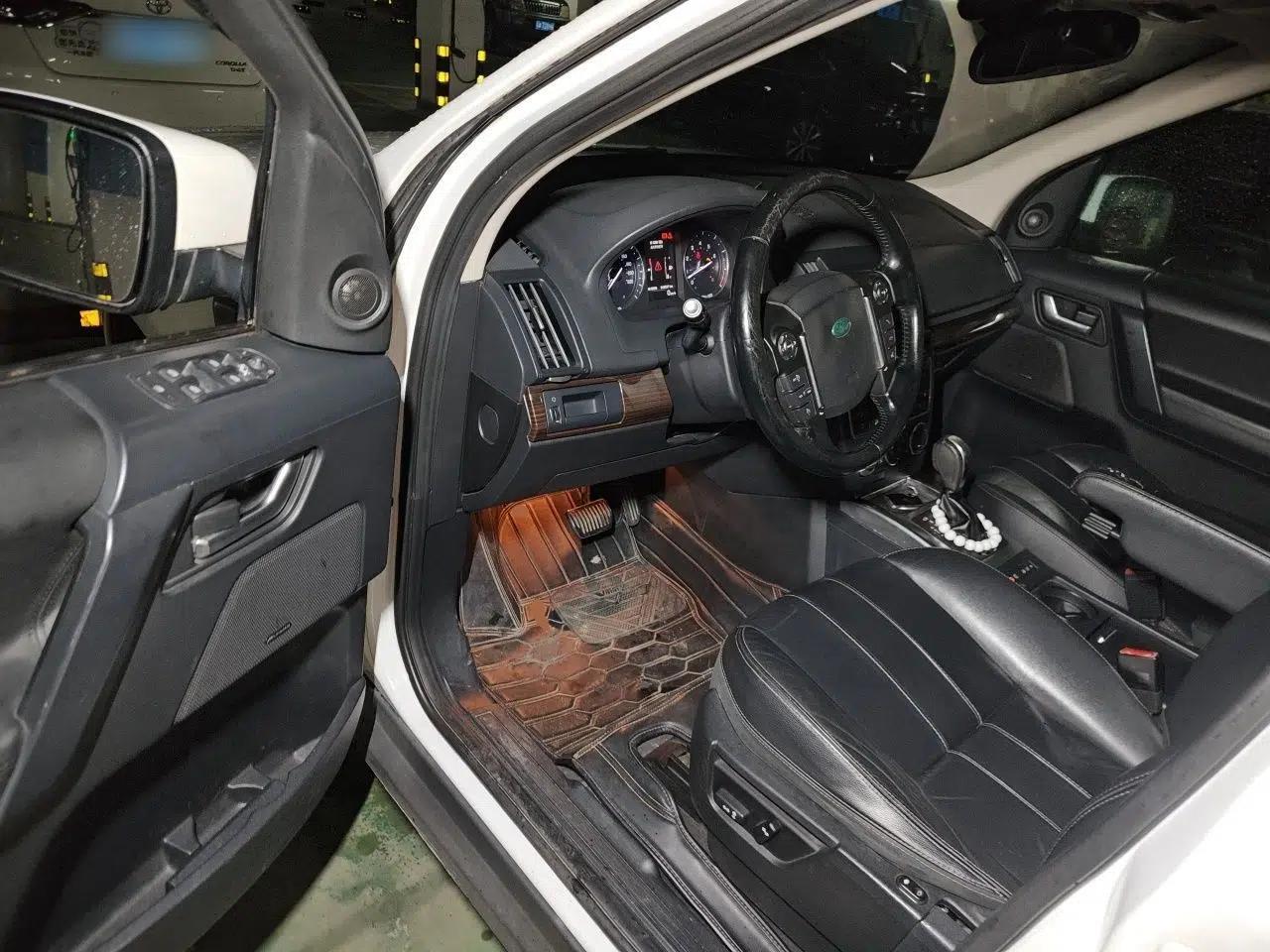 Land Rover Freelander 2 2014 2.0T Si4 SE Gasoline Version — миниатюра 17