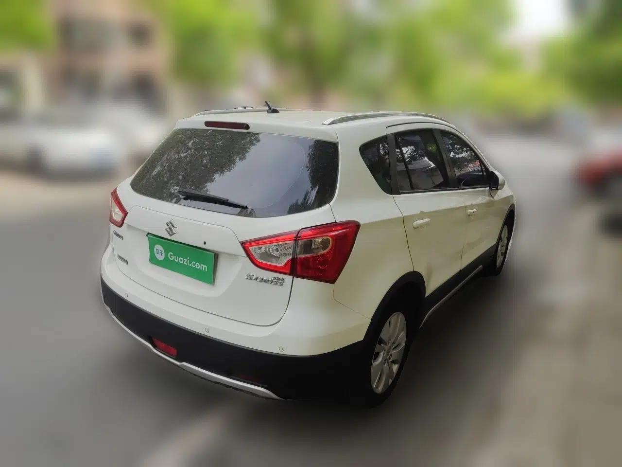 Suzuki S-Cross 2014 1.6L CVT Two-Wheel Drive Elite Version — миниатюра 4