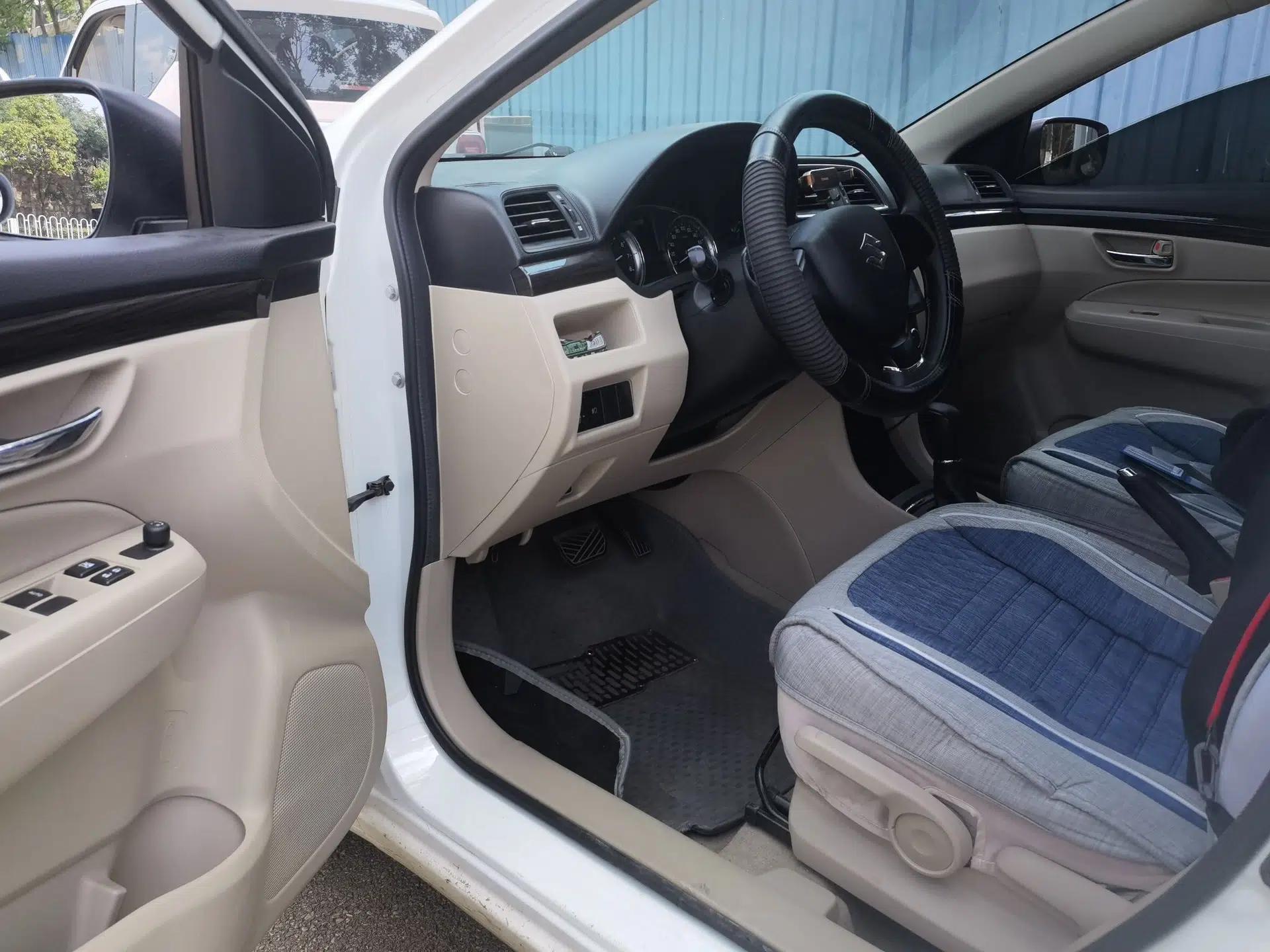Suzuki Alivio 2015 1.6L Automatic Comfort Model — миниатюра 13