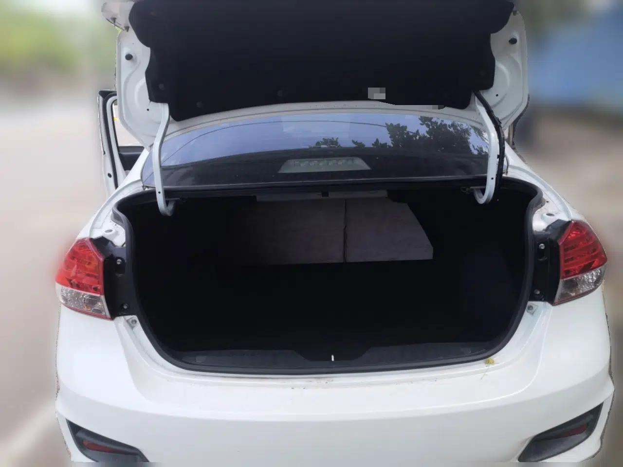 Suzuki Alivio 2015 1.6L Automatic Comfort Model — миниатюра 16