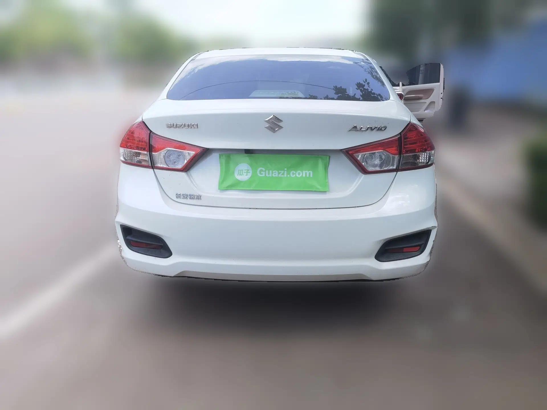 Suzuki Alivio 2015 1.6L Automatic Comfort Model — миниатюра 3