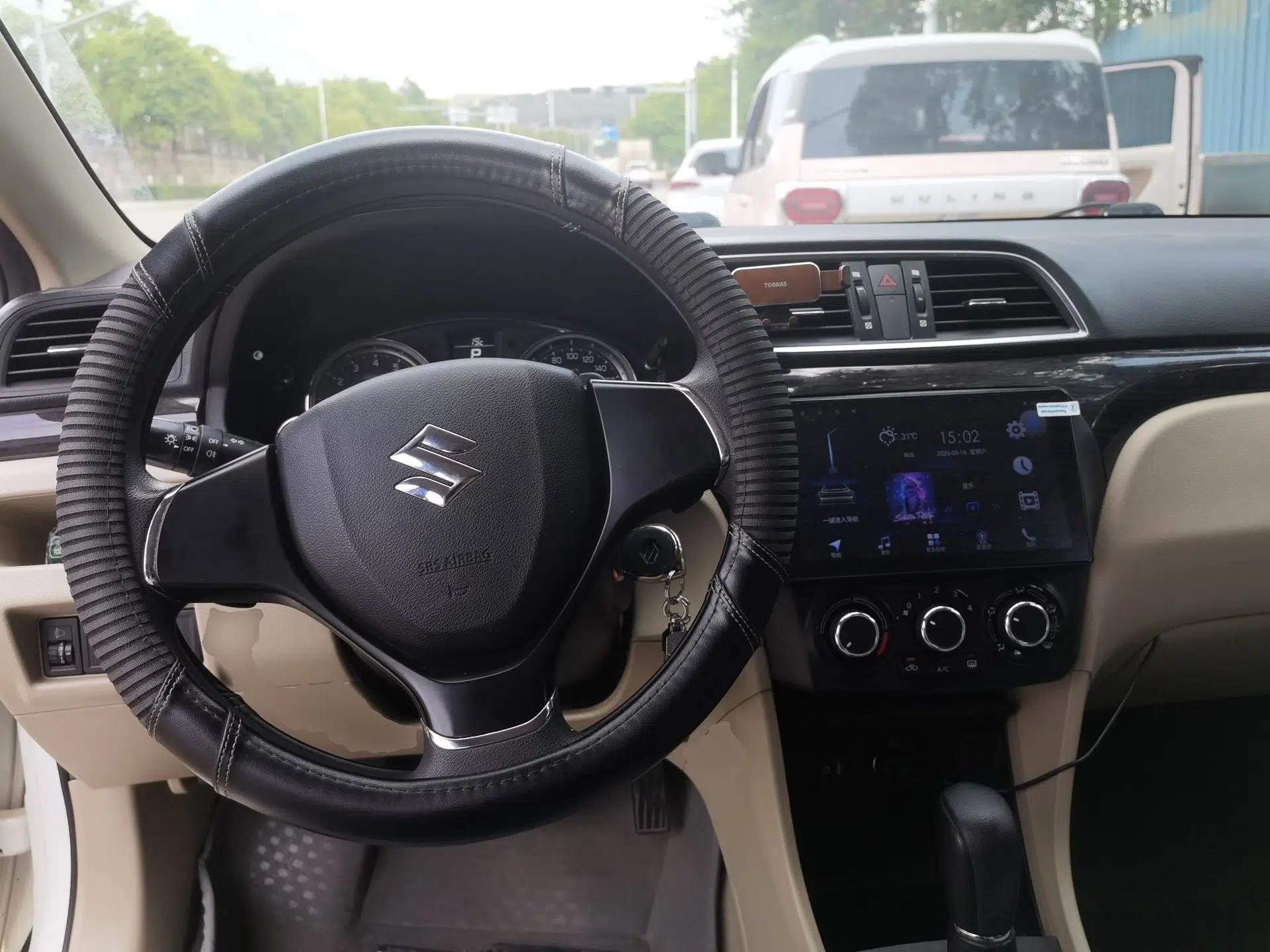 Suzuki Alivio 2015 1.6L Automatic Comfort Model — миниатюра 7