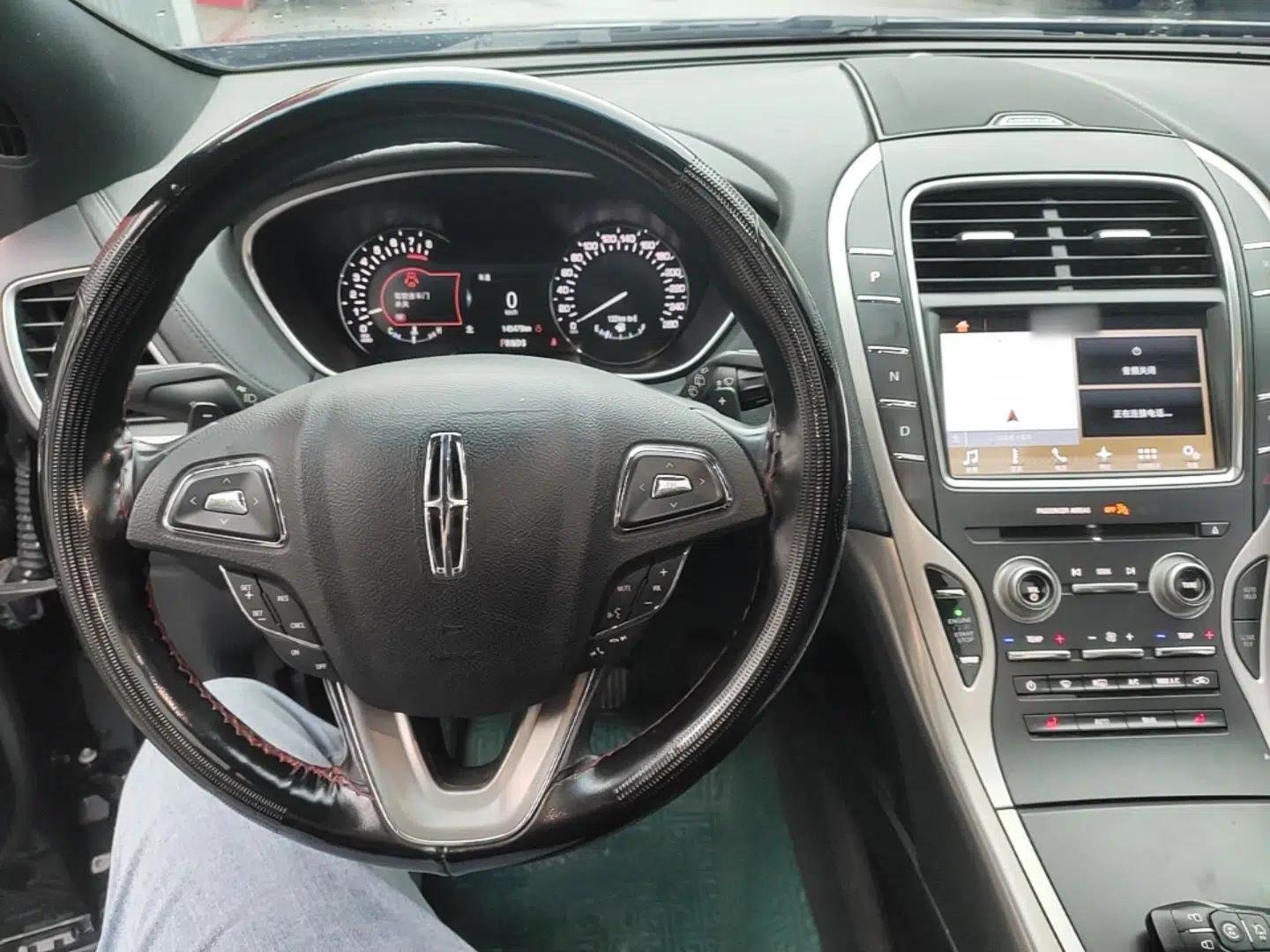 Lincoln MKX 2017 2.0T Two-Wheel Drive Deluxe Edition — миниатюра 13