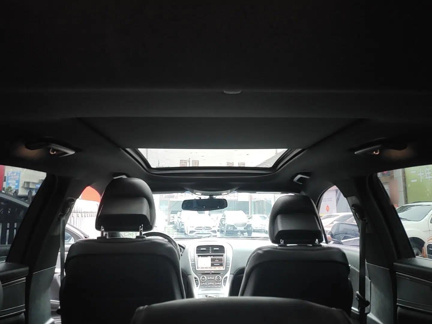 Lincoln MKX 2017 2.0T Two-Wheel Drive Deluxe Edition — миниатюра 21