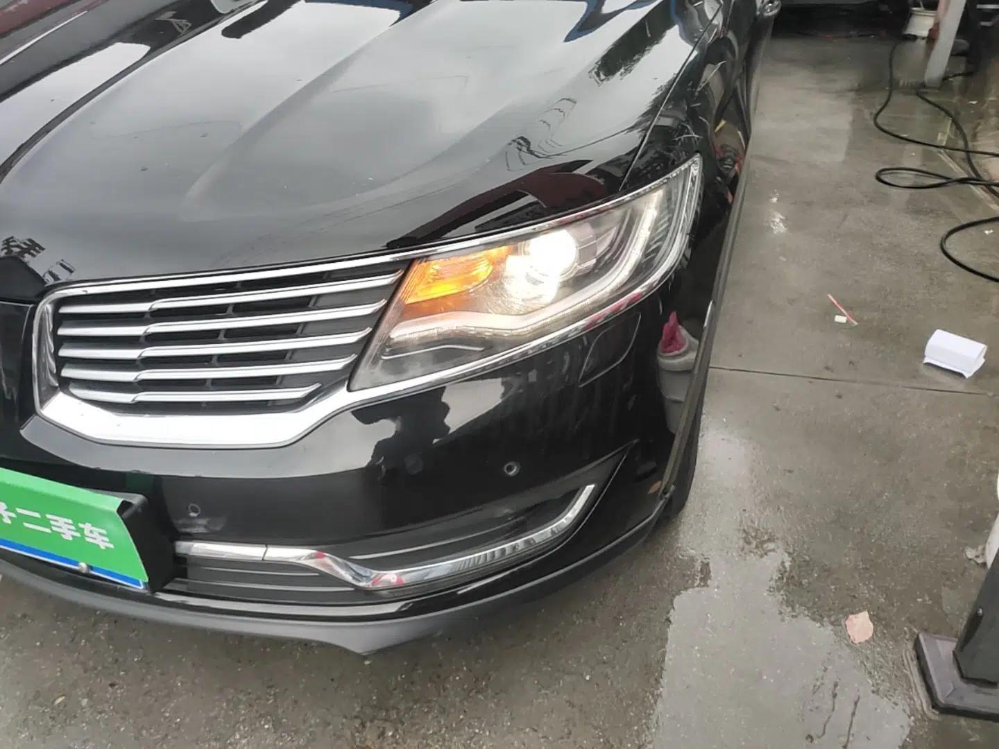 Lincoln MKX 2017 2.0T Two-Wheel Drive Deluxe Edition — миниатюра 9