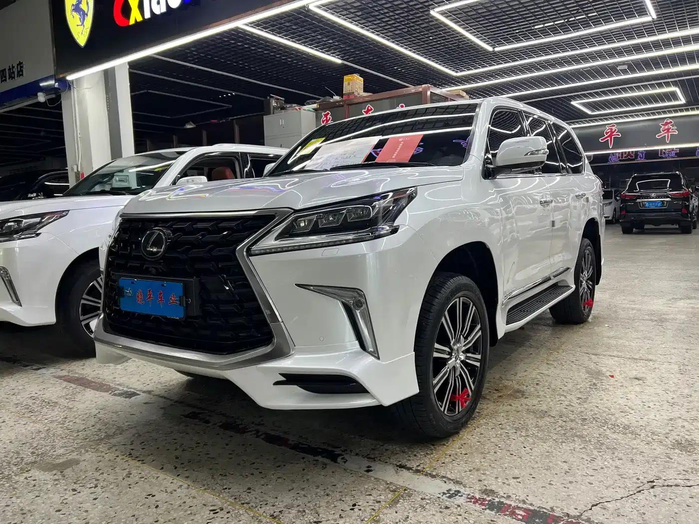 2019 Lexus LX 570 US Spec — миниатюра 1