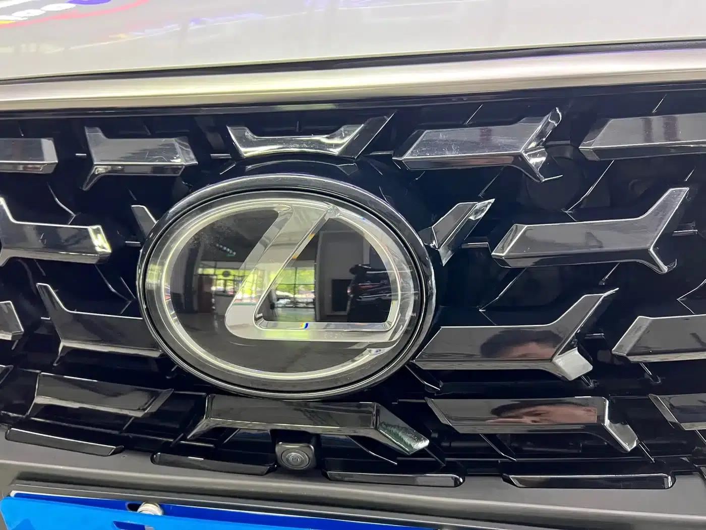 2019 Lexus LX 570 US Spec — миниатюра 12