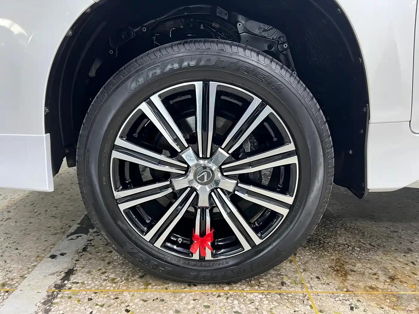 2019 Lexus LX 570 US Spec — миниатюра 13