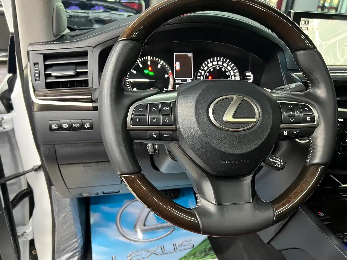 2019 Lexus LX 570 US Spec — миниатюра 17