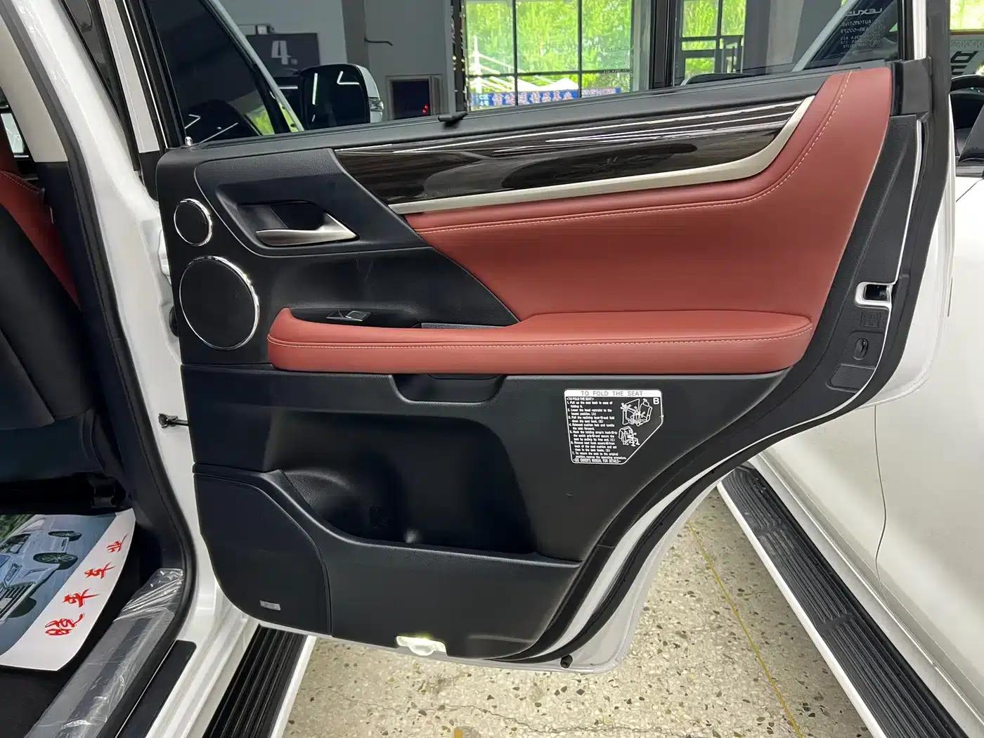 2019 Lexus LX 570 US Spec — миниатюра 24