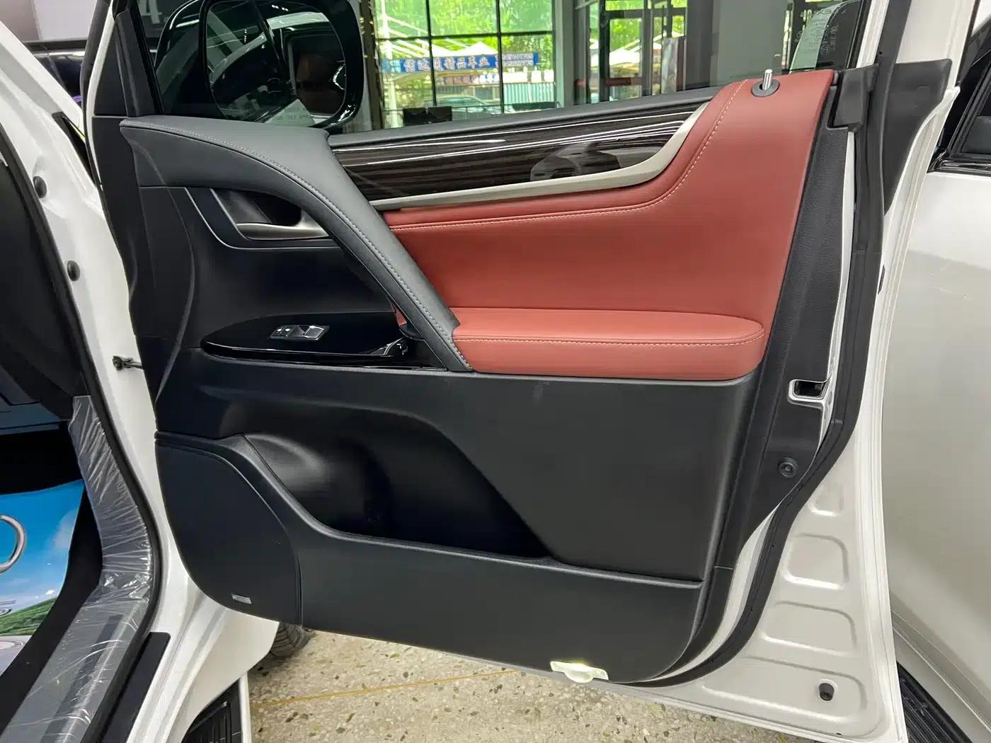 2019 Lexus LX 570 US Spec — миниатюра 26