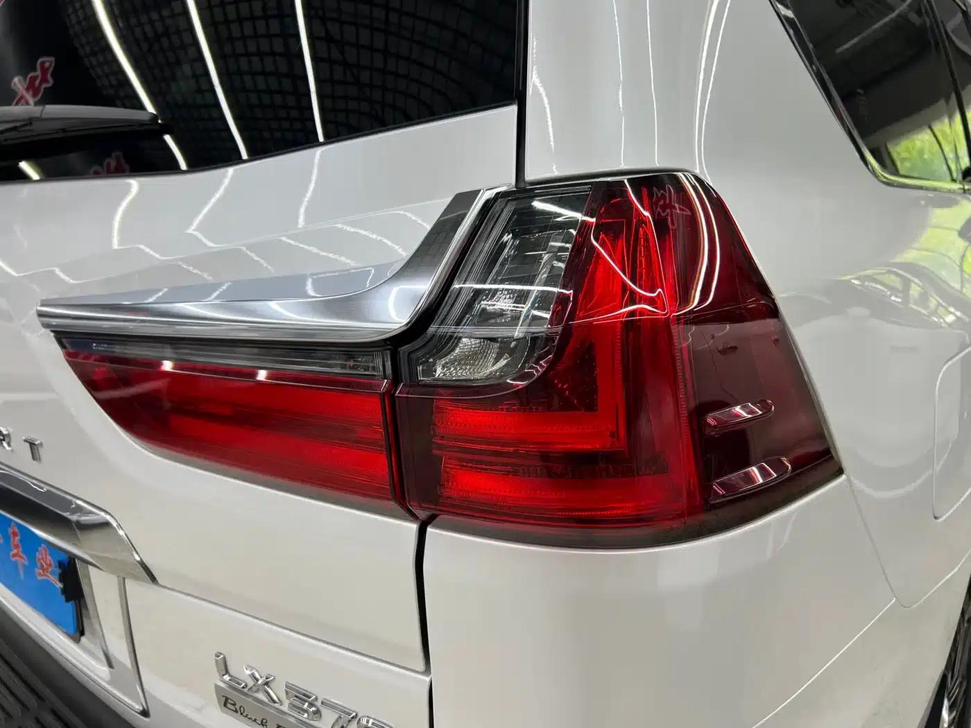 2019 Lexus LX 570 US Spec — миниатюра 28