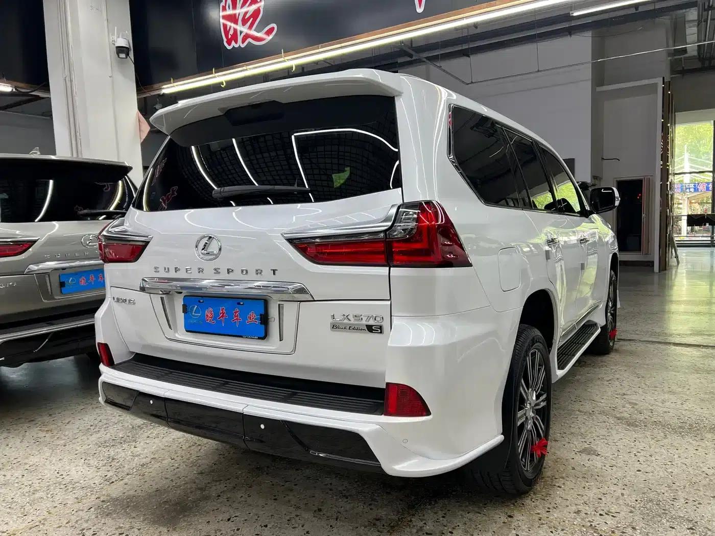 2019 Lexus LX 570 US Spec — миниатюра 4
