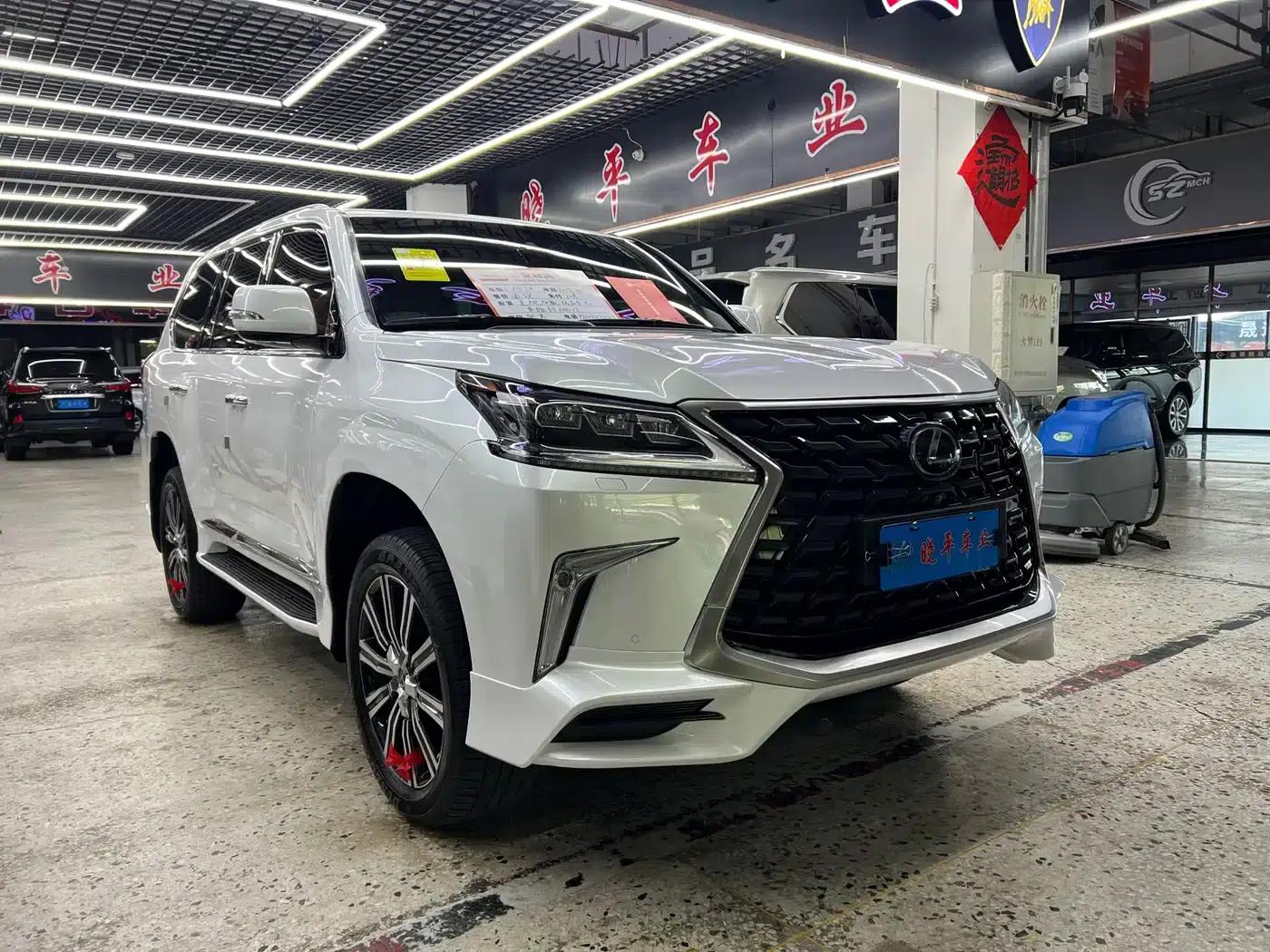 2019 Lexus LX 570 US Spec — миниатюра 5