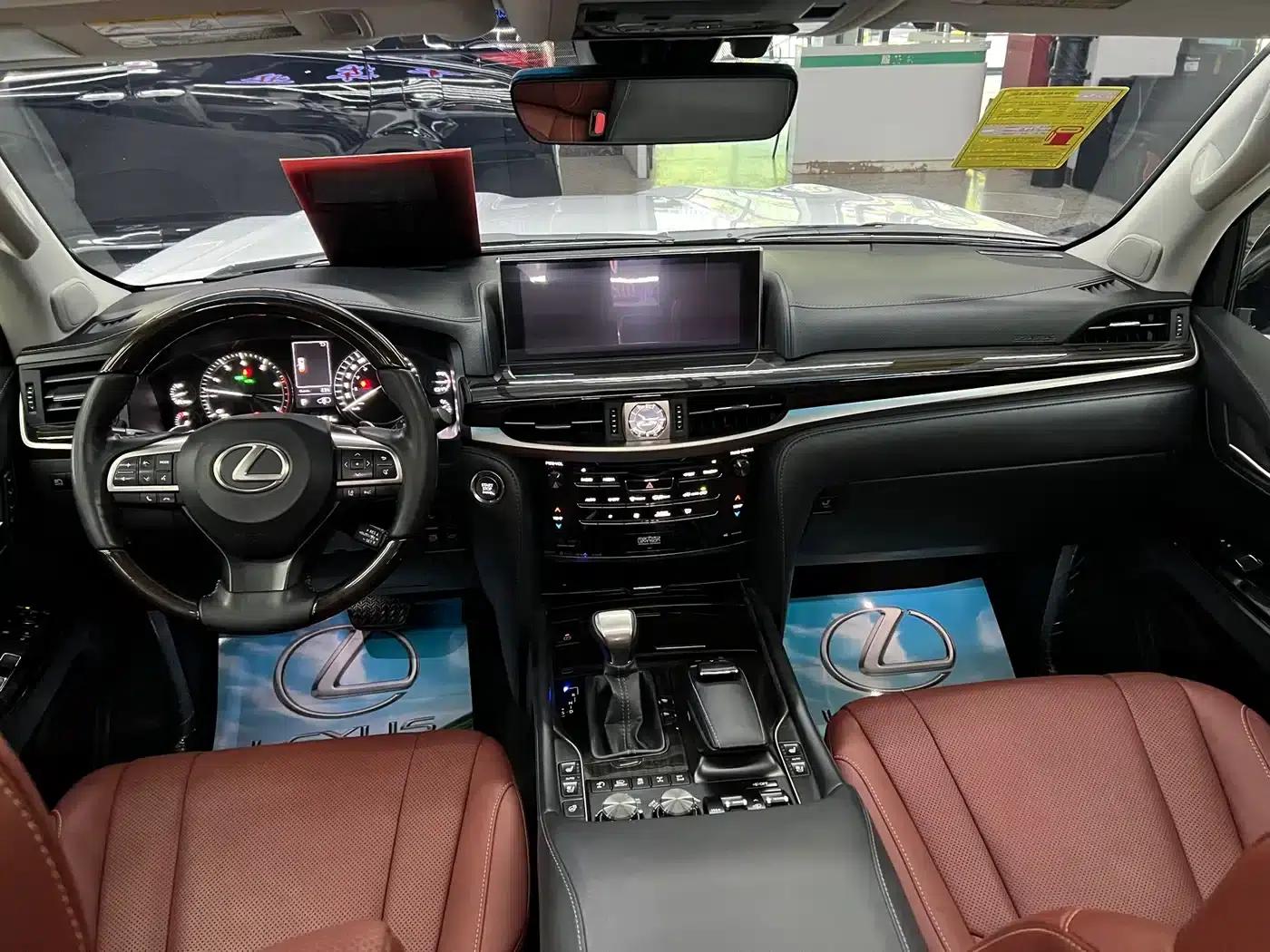 2019 Lexus LX 570 US Spec — миниатюра 8