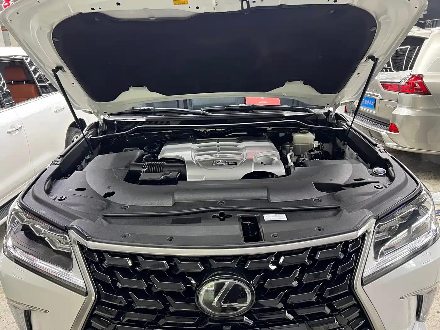 2019 Lexus LX 570 US Spec — миниатюра 10