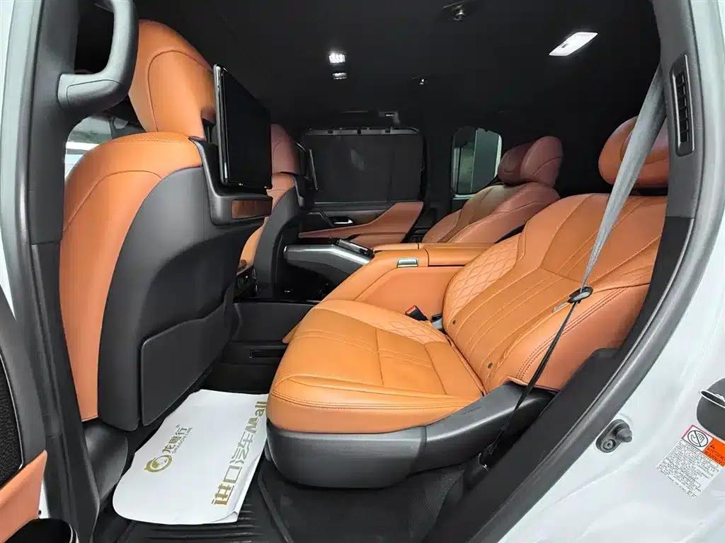 Lexus LX 2023 600 Four-Seat Version — миниатюра 14