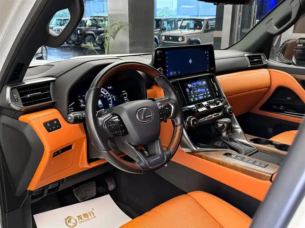 Lexus LX 2023 600 Four-Seat Version — миниатюра 6